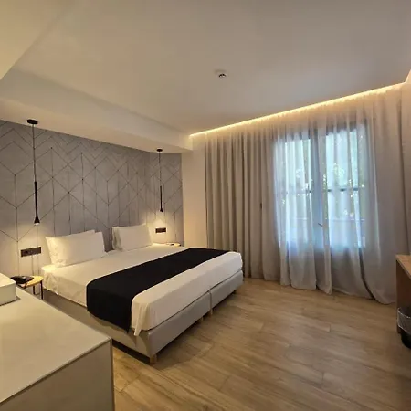Nireus Hotel 2*