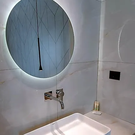 Nireus Hotel 2*